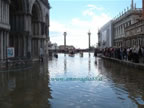 acqua alta piazza San Marco a Venezia