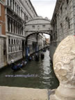 ponte dei sospiri e gondola a Venezia