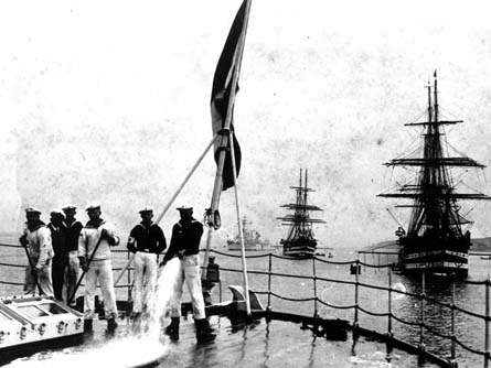 nave Vespucci e nave Colombo navigano assieme