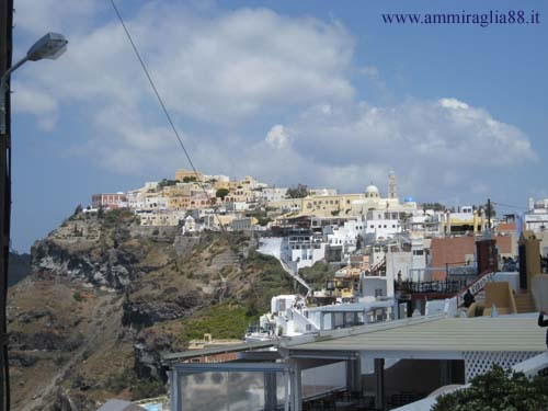villaggio di Oia a Santorini