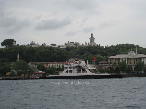 palazzo topkapi lungo il Bosforo Istanbul Turchia