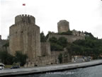 antico castello lungo il Bosforo Istanbul Turchia