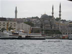 moschea lungo il Bosforo Istanbul Turchia