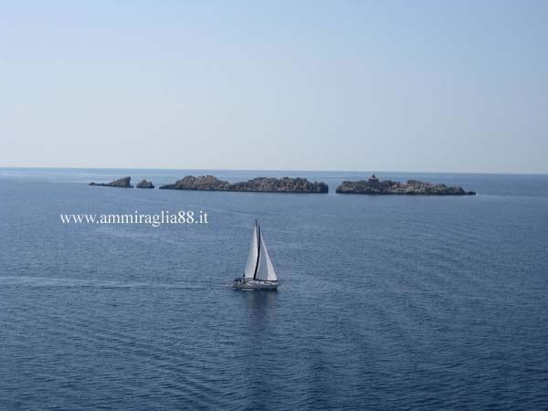 nave a vela nel porto di Dubrovnik in Croazia