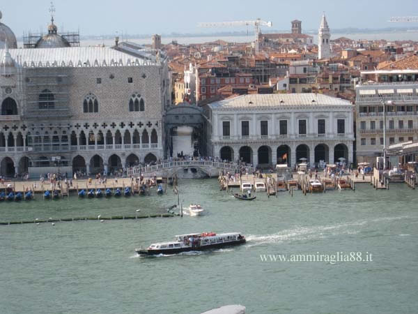 ponte dei sospiri a Venezia