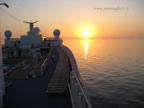 ponte esterno tramonto in navigazione nave costa victoria