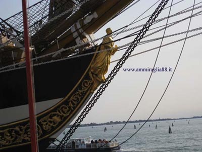 polena della nave scuola amerigo vespucci