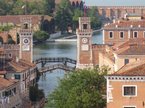 torri entrata arsenale militare marittimo di Venezia