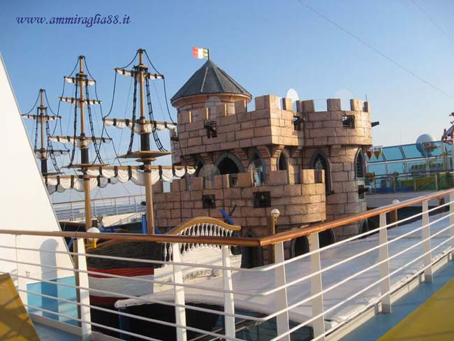 crociera nave Costa Diadema veliero e castello