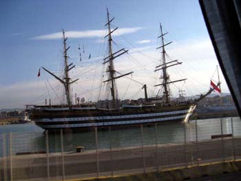 nave scuola amerigo vespucci a civitavecchia