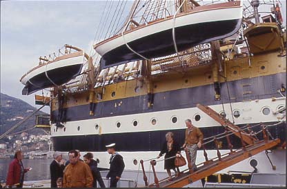 salire su nave scuola Amerigo Vespucci