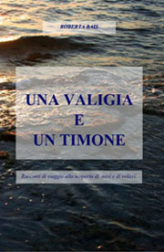 una valigia e un timone