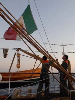 ammaina bandiera marina nave scuola amerigo vespucci